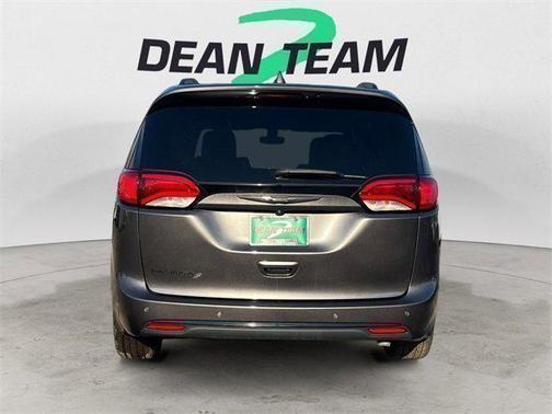 2018 Chrysler Pacifica Touring-L