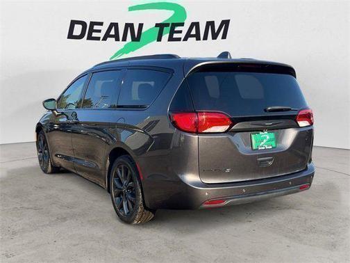 2018 Chrysler Pacifica Touring-L