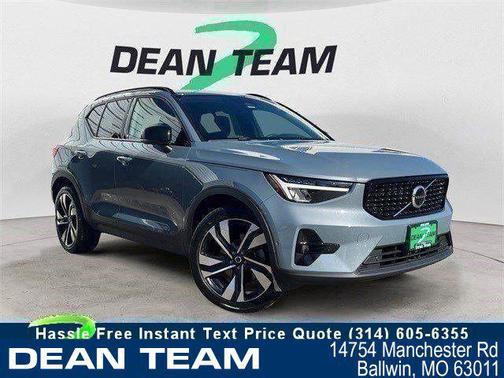 2023 Volvo XC40 Ultimate Dark Theme