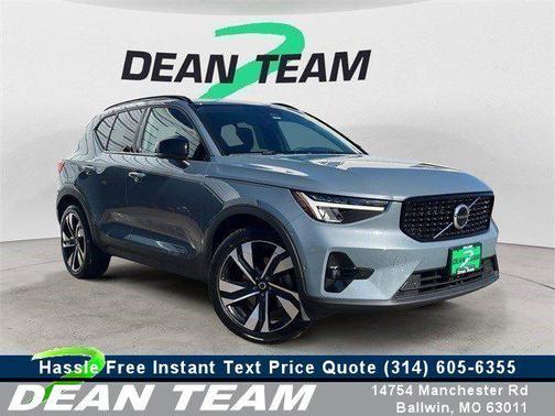 2023 Volvo XC40 Ultimate Dark Theme