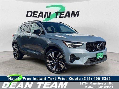 2023 Volvo XC40 Ultimate Dark Theme