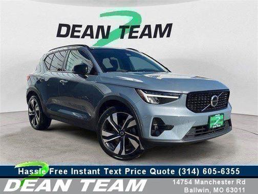 2023 Volvo XC40 Ultimate Dark Theme