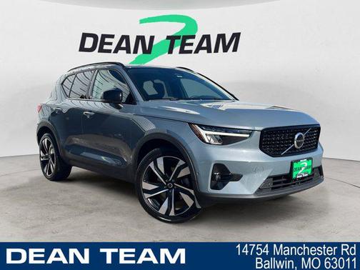 2023 Volvo XC40 Ultimate Dark Theme