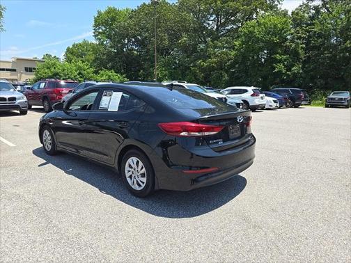 2018 Hyundai ELANTRA SE