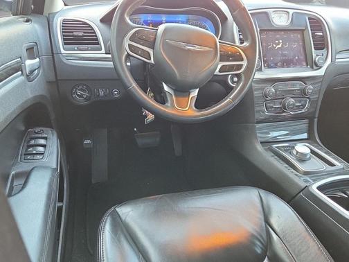 2021 Chrysler 300 Touring