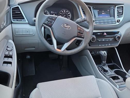 2018 Hyundai TUCSON SE