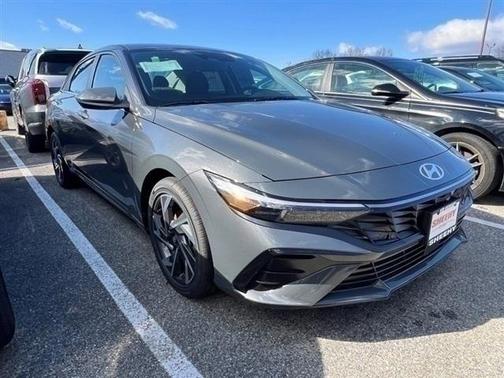 2025 Hyundai ELANTRA SEL