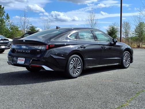 2025 Hyundai SONATA Hybrid SE