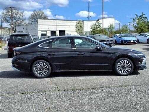 2025 Hyundai SONATA Hybrid SE