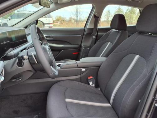 2025 Hyundai SONATA Hybrid SE