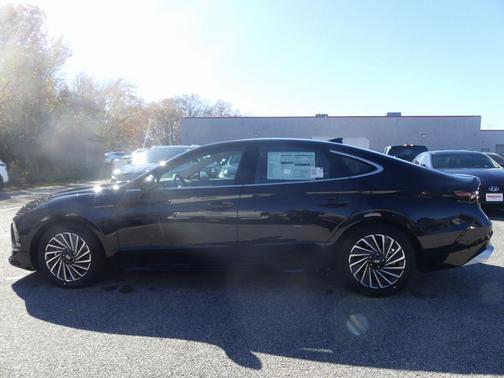 2025 Hyundai SONATA Hybrid Limited