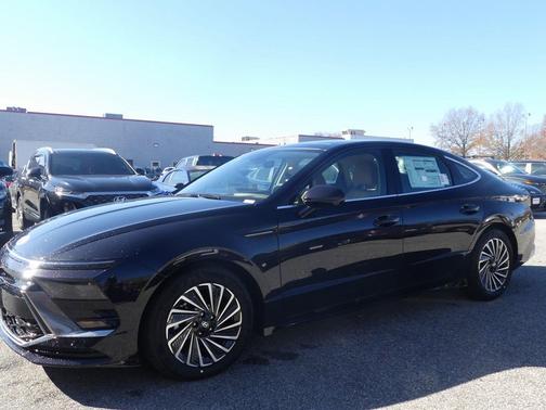 2025 Hyundai SONATA Hybrid Limited