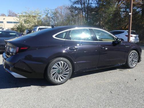 2025 Hyundai SONATA Hybrid Limited