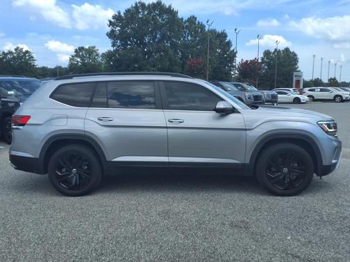 2022 Volkswagen Atlas 3.6L SE w/Technology