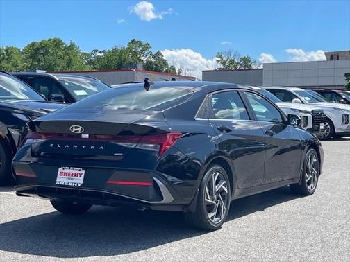 2025 Hyundai ELANTRA Limited