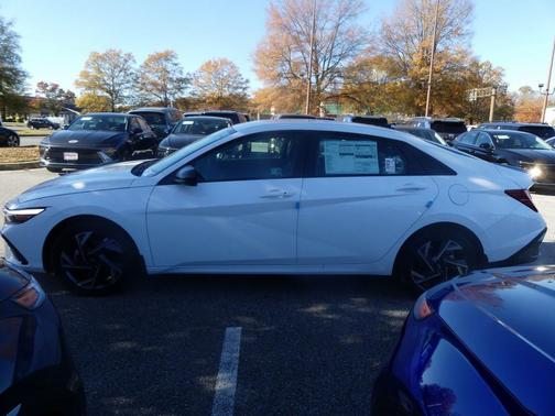 2025 Hyundai ELANTRA Sport