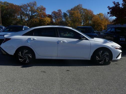 2025 Hyundai ELANTRA Sport