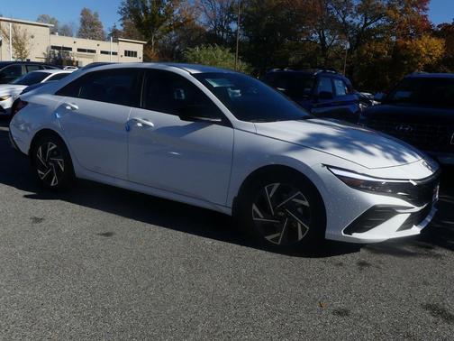 2025 Hyundai ELANTRA Sport