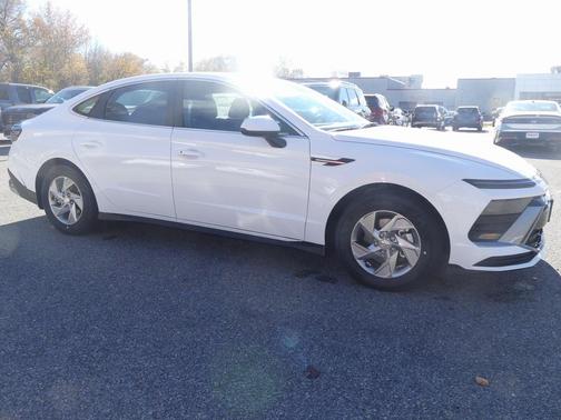 2025 Hyundai SONATA SE