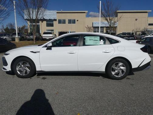 2025 Hyundai SONATA SE