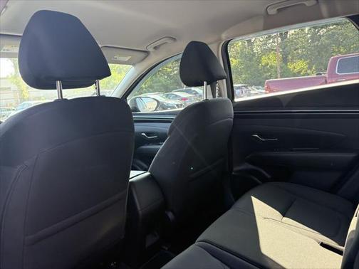 2022 Hyundai TUCSON SE