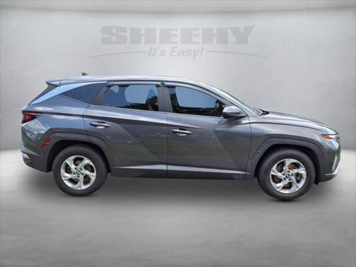 2022 Hyundai TUCSON SE