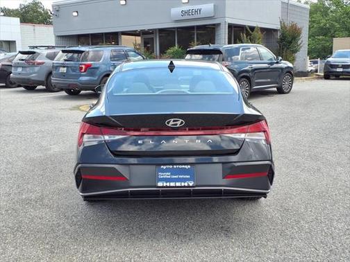2024 Hyundai ELANTRA SEL