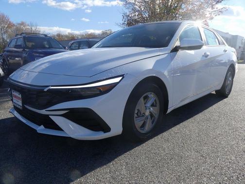 2026 Hyundai ELANTRA SE