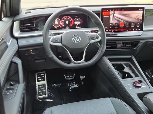 Sandstone 2026 Volkswagen Tiguan 2.0T SE R-Line Black 4MOTION