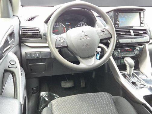 White Diamond 2024 Mitsubishi Eclipse Cross ES