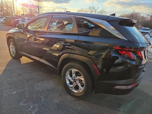 2022 Hyundai TUCSON SE
