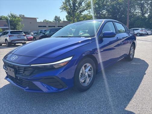 2025 Hyundai ELANTRA SE
