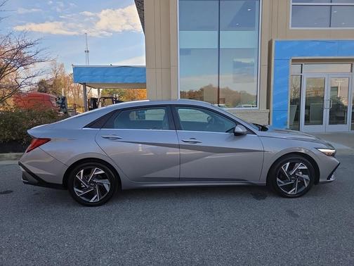 2025 Hyundai ELANTRA HEV Limited