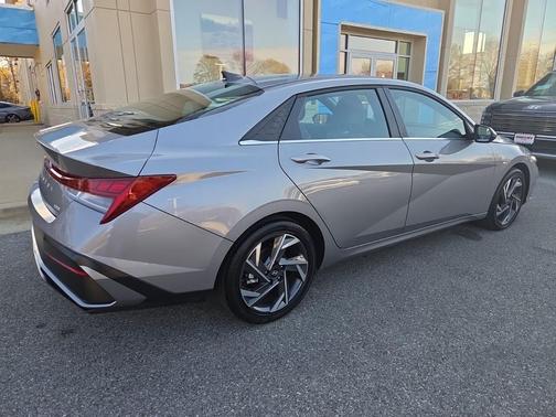 2025 Hyundai ELANTRA HEV Limited