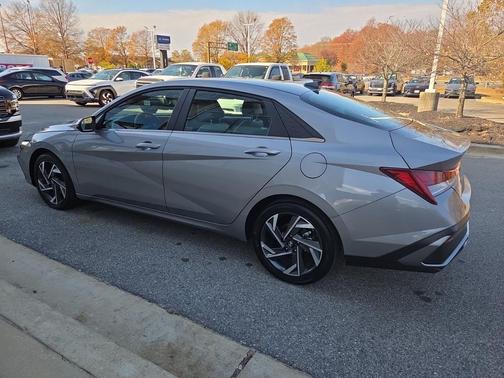 2025 Hyundai ELANTRA HEV Limited