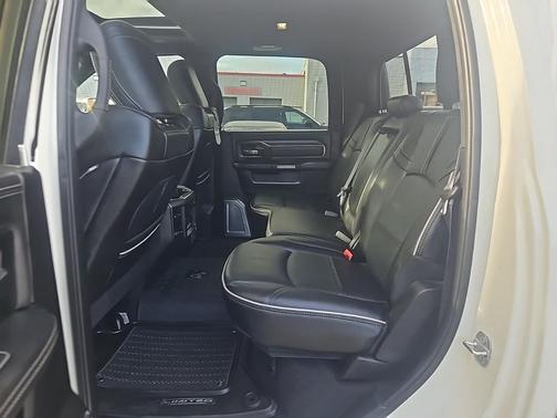 2019 RAM 3500 Limited Crew Cab 4x4 8' Box