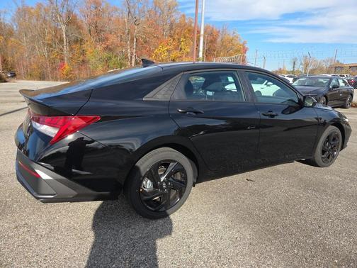 2026 Hyundai ELANTRA HEV SEL Sport