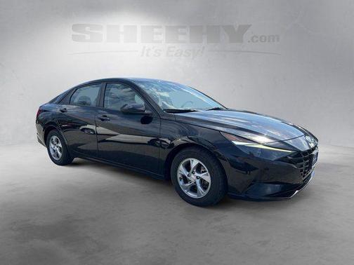2022 Hyundai ELANTRA SE