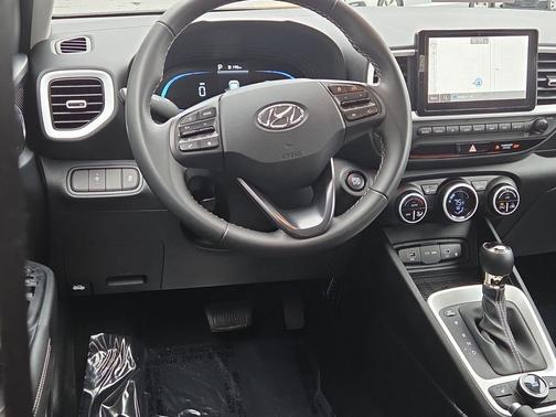 2025 Hyundai VENUE Limited