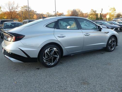 2026 Hyundai SONATA SEL