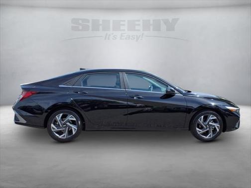 2025 Hyundai ELANTRA SEL