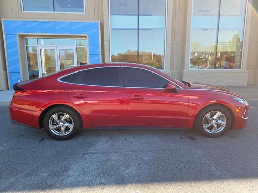 2022 Hyundai SONATA SE