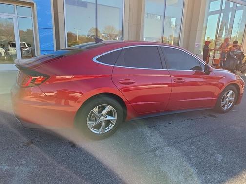 2022 Hyundai SONATA SE