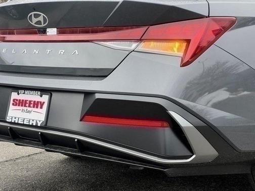 2025 Hyundai ELANTRA SEL