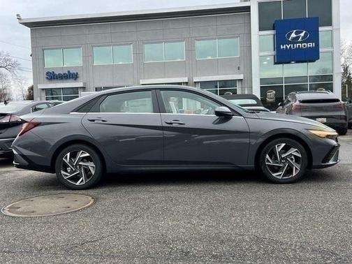 2025 Hyundai ELANTRA SEL