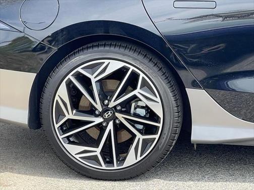 2024 Hyundai IONIQ 6 SE