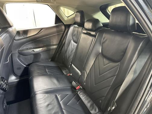 2022 Lexus NX 450h+ Luxury