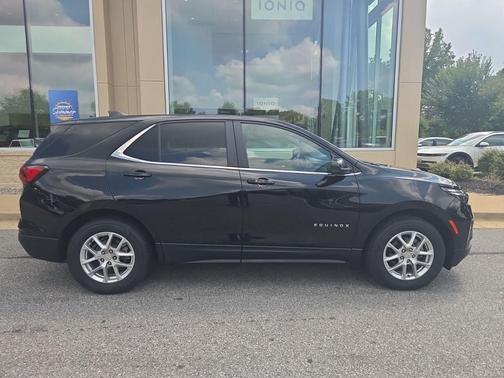 Mosaic Black Metallic 2024 Chevrolet Equinox 1LT