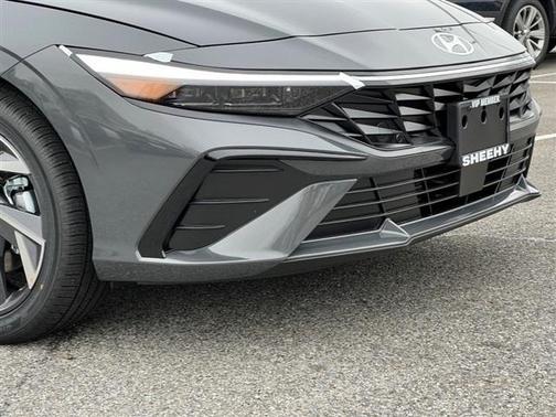 2025 Hyundai ELANTRA SEL