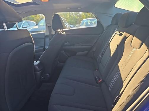 2025 Hyundai ELANTRA SEL